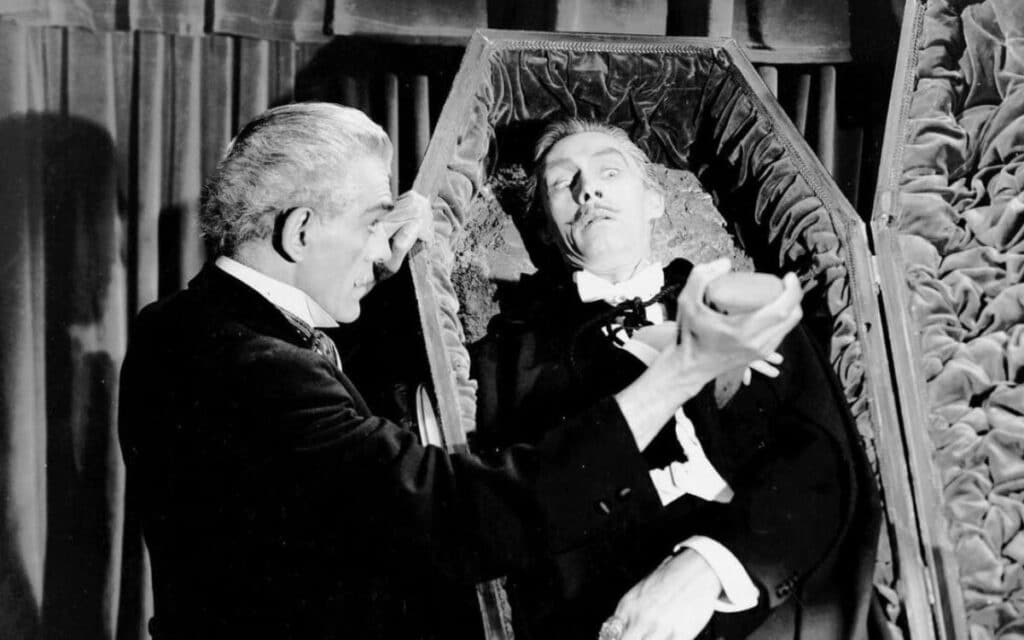 Dr Gustav Niemann (Boris Karloff) meets Dracula (John Carradine) in House of Frankenstein 1944.