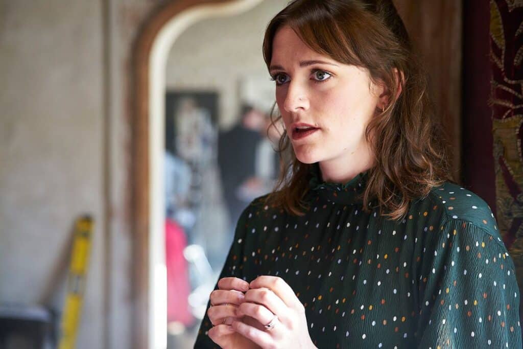 Charlotte Ritchie as Alison in the Ghosts BBC episode Free Pass.